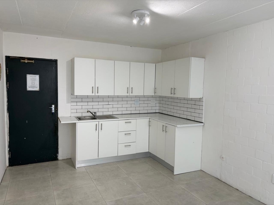2 Bedroom Property for Sale in Wynberg Western Cape